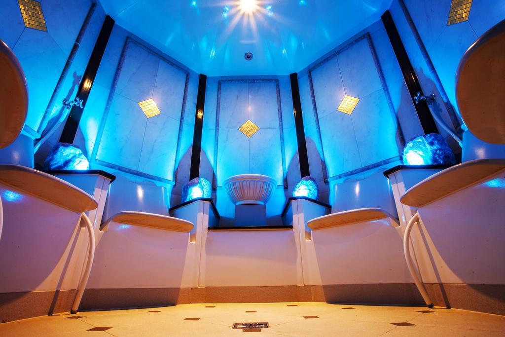 Palac Zelechow Spa & Wellness Exteriör bild