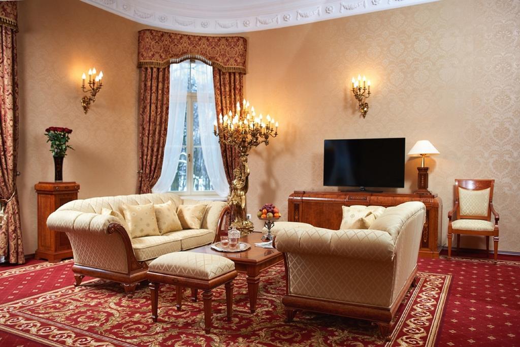 Palac Zelechow Spa & Wellness Exteriör bild