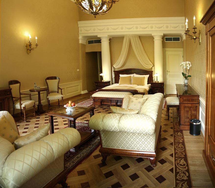 Palac Zelechow Spa & Wellness Exteriör bild